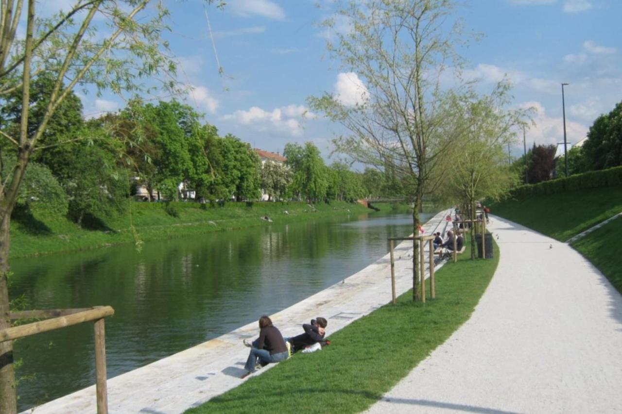 류블랴나 Riverside Ljubljanica With Private Parking 아파트 외부 사진